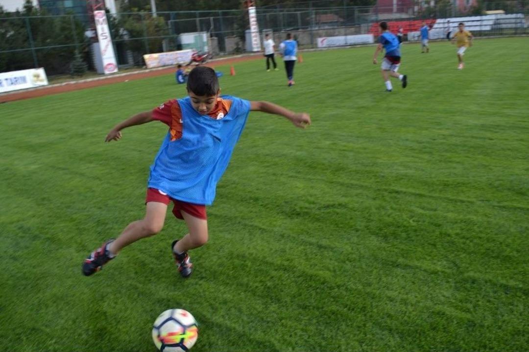 Minik Yıldızlar Geleceğe Umut Sa&ccedil;ıyor