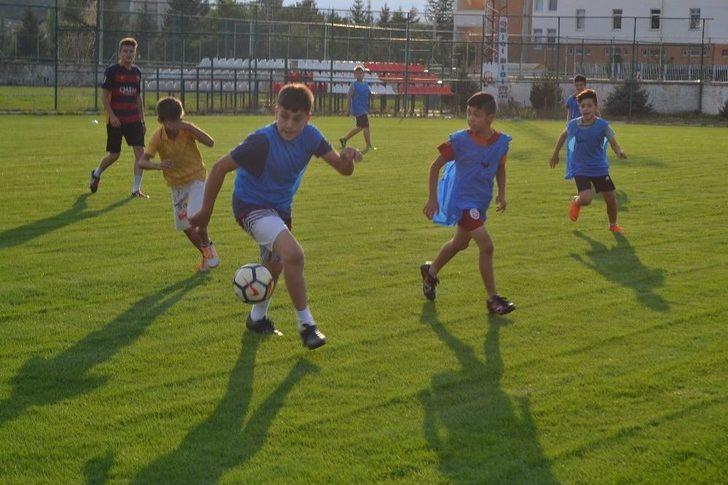 Minik Yıldızlar Geleceğe Umut Saçıyor G1