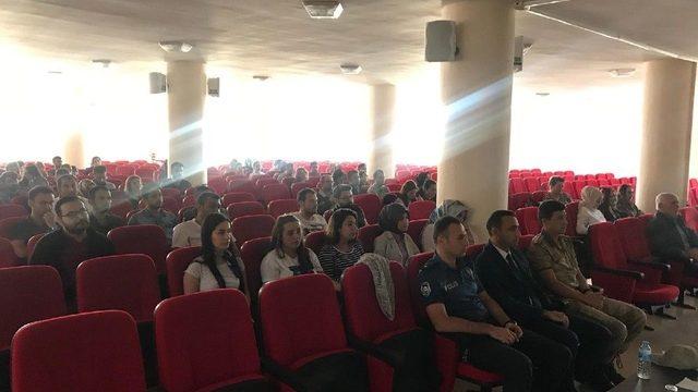 Kangal’da Öğretmenlere Trafik Eğitimi Verildi