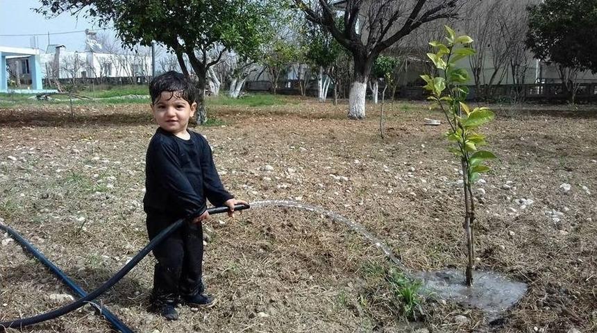 Havuza D&uuml;şen K&uuml;&ccedil;&uuml;k &Ccedil;ocuk, Yaşam Savaşını Kaybetti