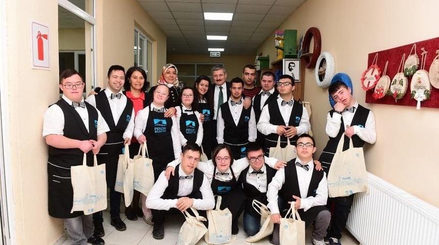 Engelliler İ&ccedil;in 12 Branşta &Uuml;cretsiz Kurs