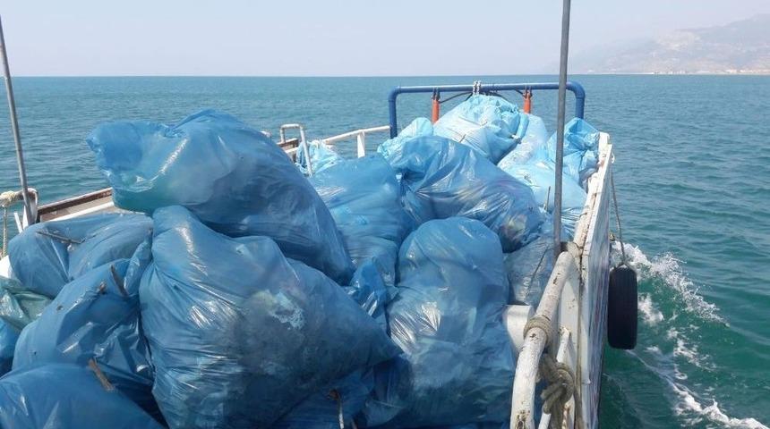 Hatay’da Sahillerden 645 Ton Atık Toplandı