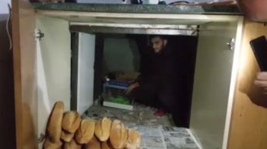 Mutfak Dolabından Tombala Makinesi Çıktı