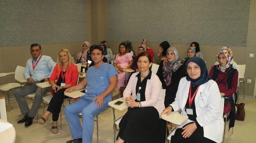 Anne Adaylarına “gebe Okulu”