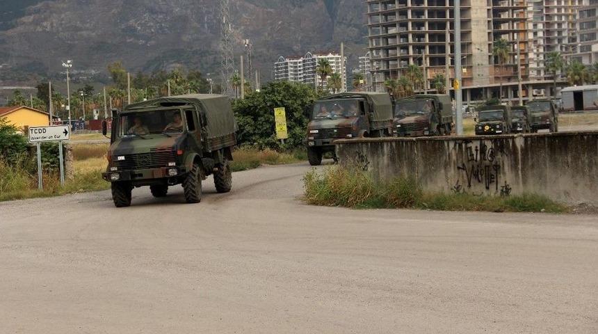 Hatay Sınırına Askeri Sevkiyat