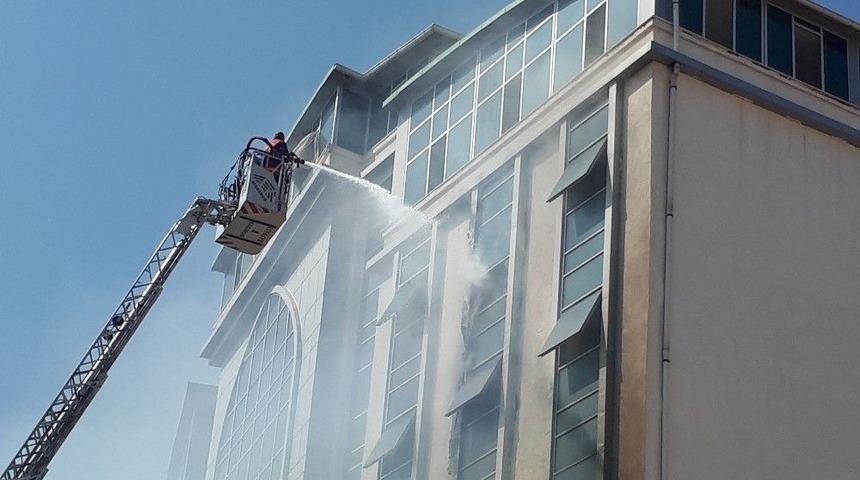 Kapatılan Fet&ouml; Yurdu Alev Alev Yandı