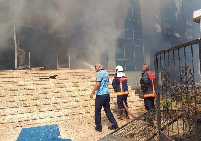 Kapatılan Fetö Yurdu Alev Alev Yandı