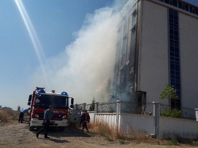 Kapatılan Fetö Yurdu Alev Alev Yandı