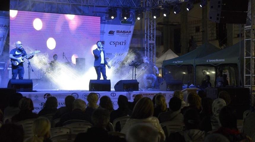 Müzik Ziyafeti Devam Ediyor