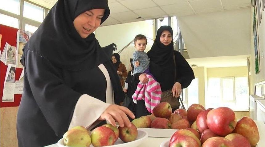 Yarım Elma G&ouml;n&uuml;l Alma