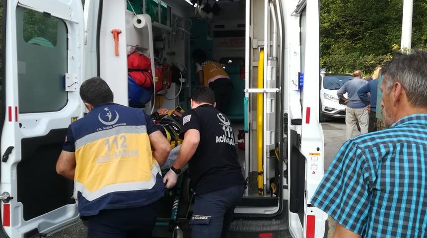 D&uuml;zce'de trakt&ouml;r&uuml;n r&ouml;morku devrildi: 5 fındık iş&ccedil;isi yaralı