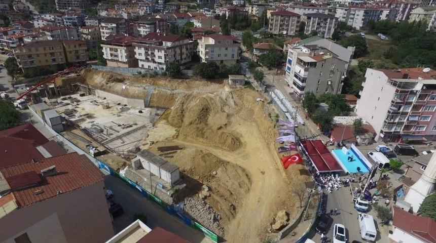 Darıca Kapalı Pazar Yerinde &Ccedil;alışmalar Devam Ediyor