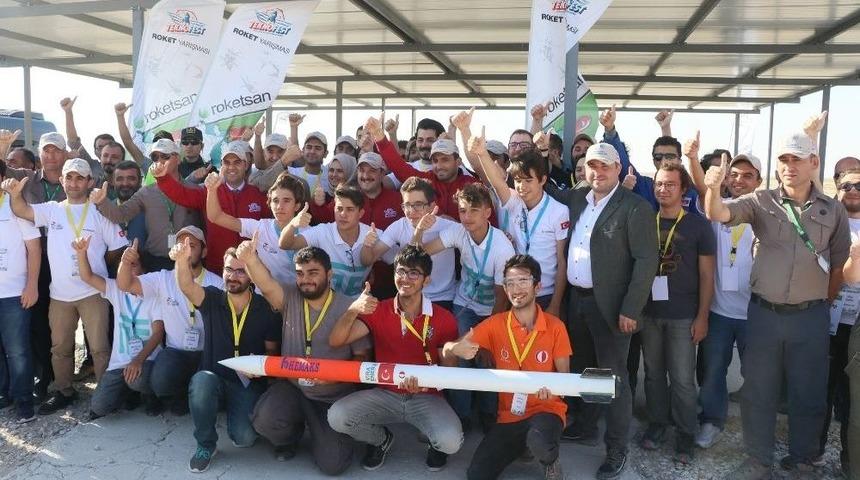 Bakan Varank Roket Atışlarını İzleyerek Öğrencileri Tebrik Etti