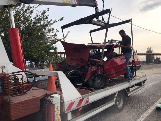 Para Nakil Aracı Otomobille Çarpıştı: 3 Yaralı