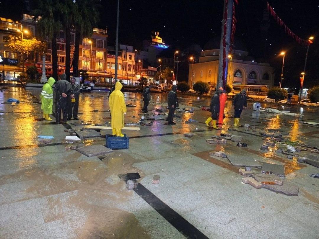 Bandırma&rsquo;da Sel Felaketi