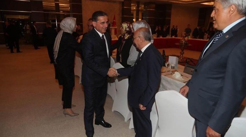 Vali Topaca’dan Tayini Çıkan Vali Yardımcıları Ve Kaymakamlara Veda Yemeği