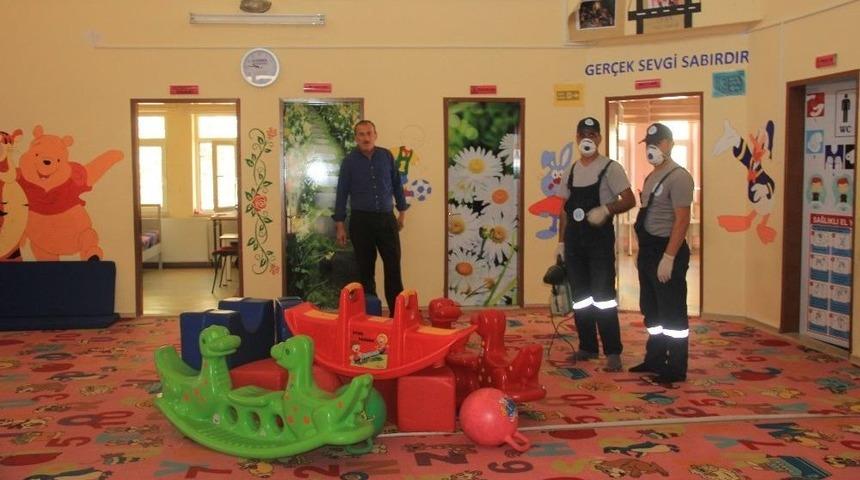 Hakkari&rsquo;de T&uuml;m Okullar Dezenfekte Edildi