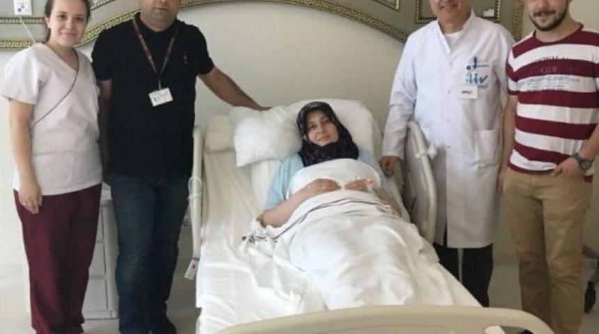 Böbreği Farklı Yerde Olan Kadın, Yıllardır Çektiği Böbrek Ağrılarından 3 Saatte Kurtuldu