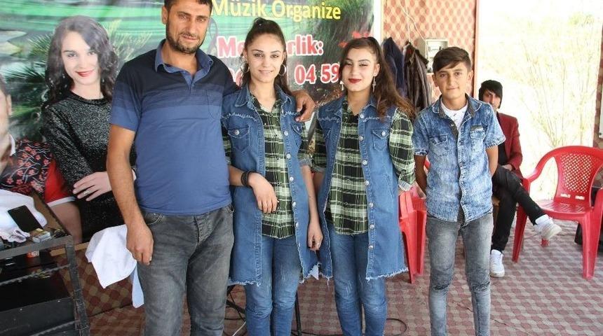 Ailece M&uuml;zik Yaparak Ge&ccedil;imlerini Sağlamaya &Ccedil;alışıyorlar