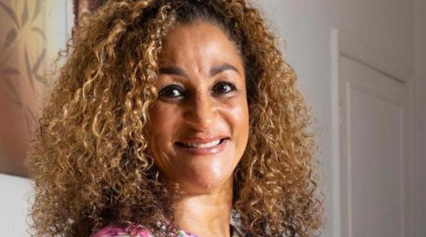 Üç çocuk ve bir torunu var! Şimdi de dördüzlere hamile