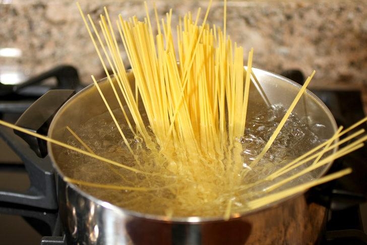 Makarna suyunu sakın lavaboya dökmeyin! G4