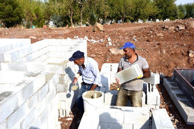 Diyarbakır da, defnedilmeye hazır iki katlı mezarlık 1