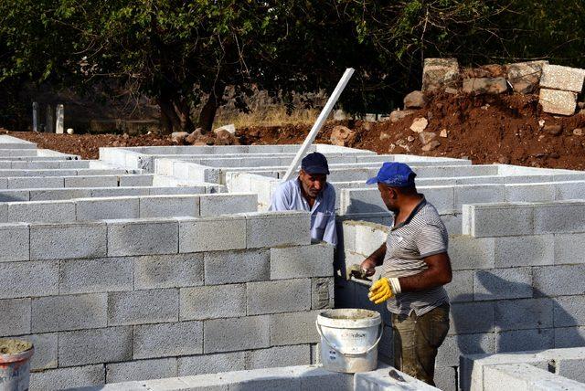 Diyarbakır da, defnedilmeye hazır iki katlı mezarlık 2