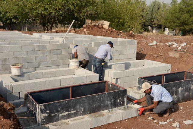 Diyarbakır da, defnedilmeye hazır iki katlı mezarlık 3