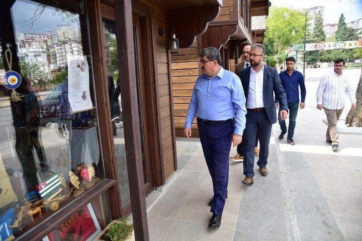 Başkan Can, Sultaneli Osmanlı Sokağı Esnafını Ziyaret Etti G5
