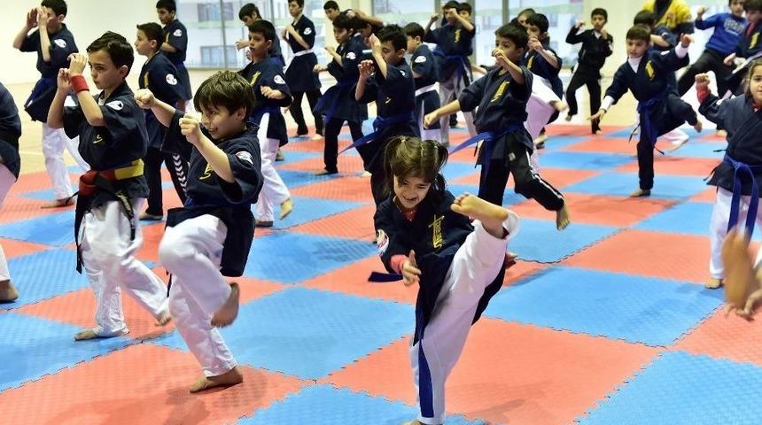 Bir &Uuml;st Kemer İ&ccedil;in Ter D&ouml;kecekler