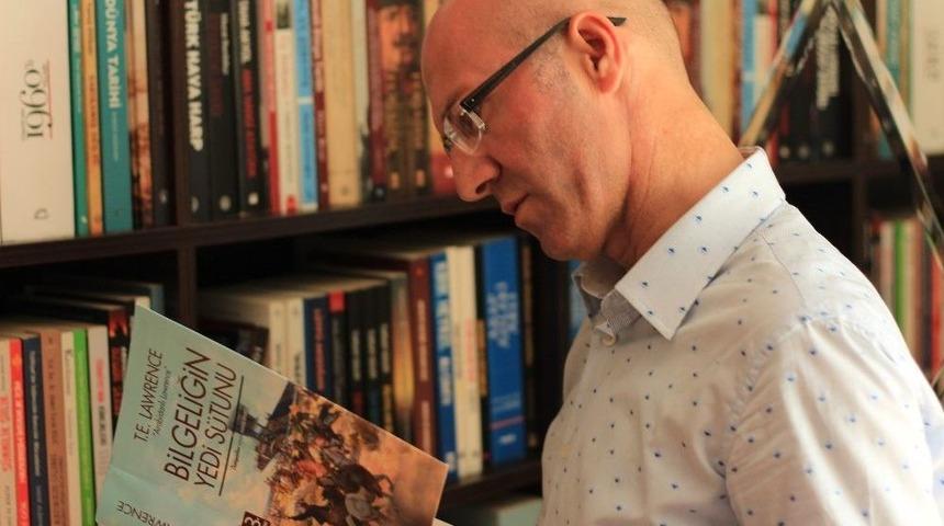 ‘gençlerin Fısıldadıkları’ Adlı Kitap Raflarda Yerini Aldı