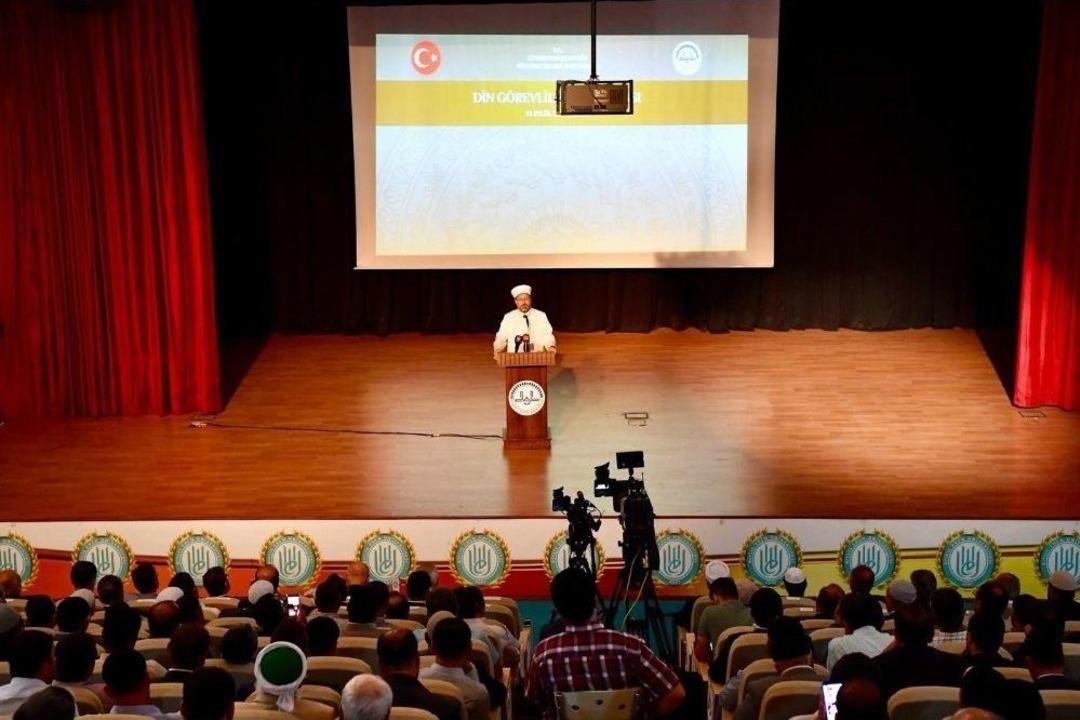 Diyanet İşleri Başkanı Erbaş: &ldquo;gen&ccedil;lerimizi Bizden Koparmak İsteyenlere Fırsat Vermeyin&rdquo;