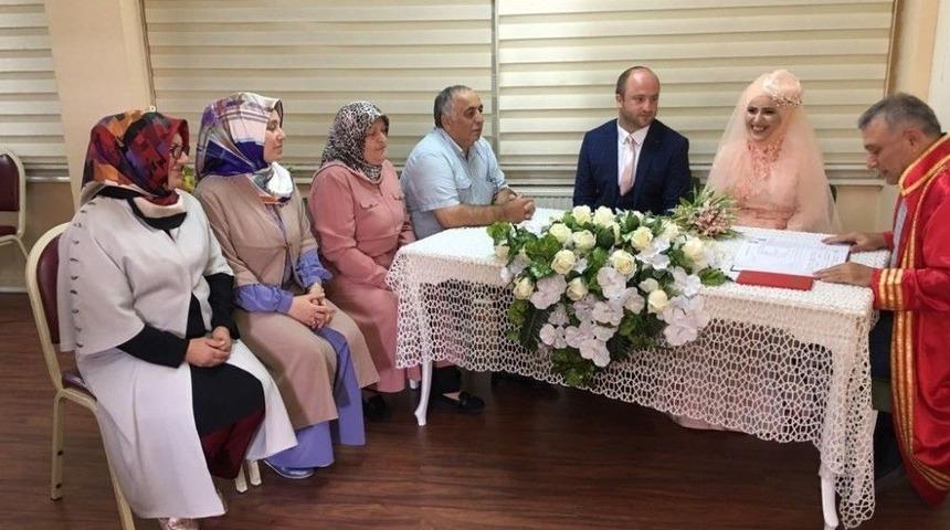 Evlenen Ko-mek Kursiyerin Mutluluğuna Ortak Oldular