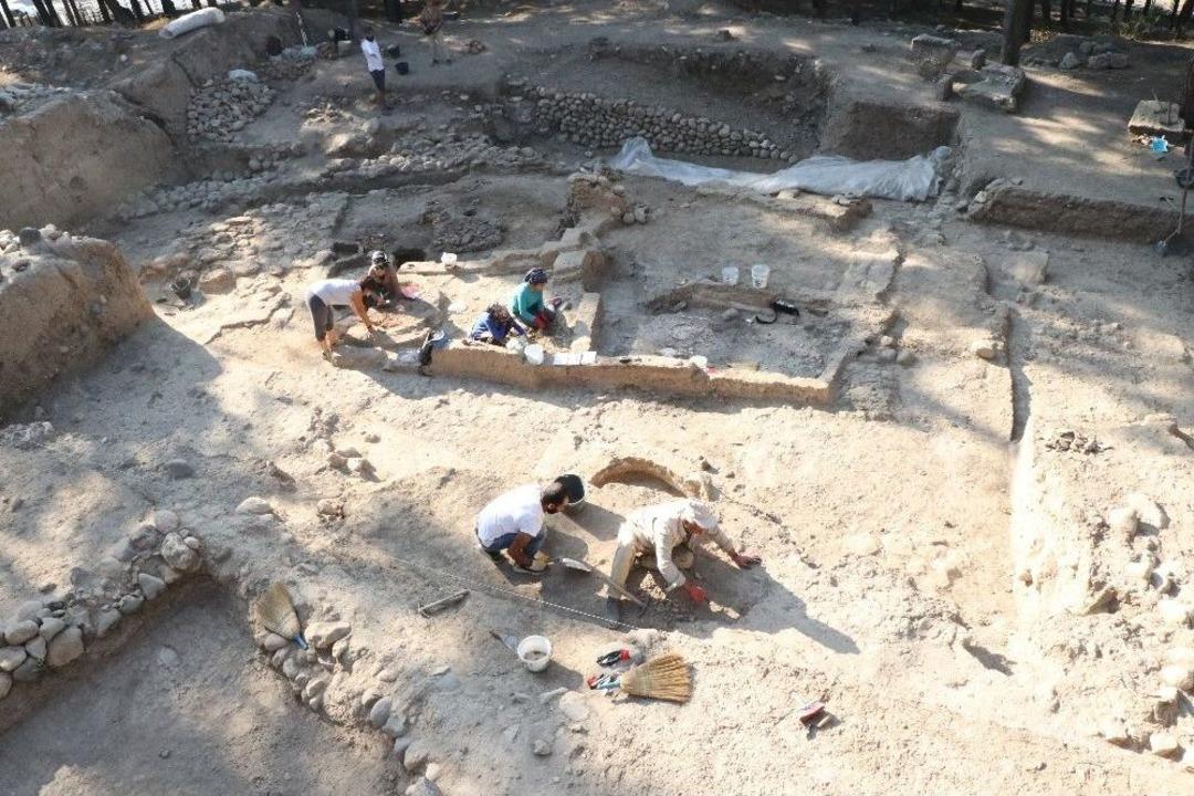 Yumuktepe&rsquo;den Tarih Fışkırıyor