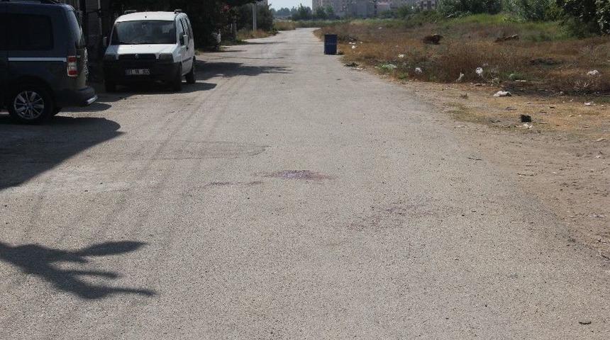 Kanlar İçinde Yardım İsteyen Kadın Hastaneye Kaldırıldı