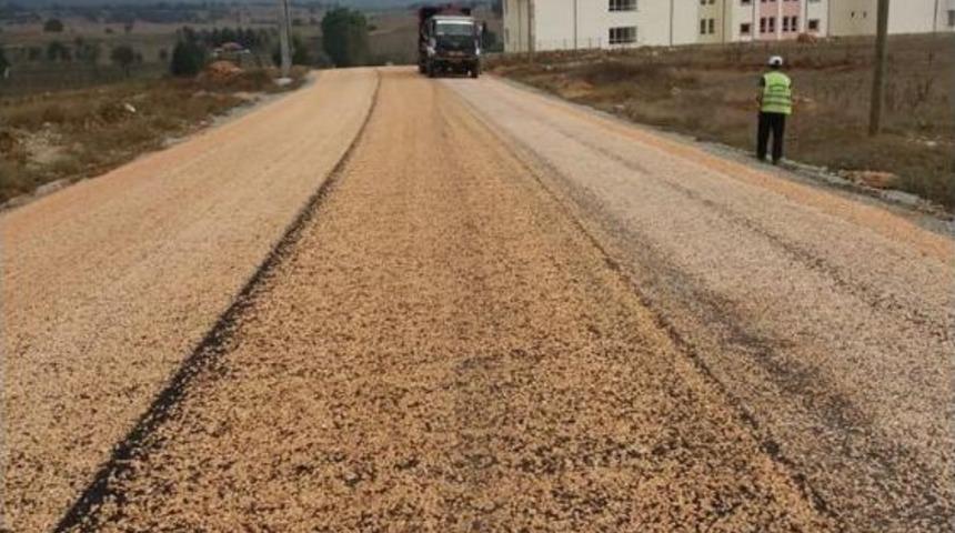 Pazaryeri’nde Asfalt Çalışmaları Devam Ediyor