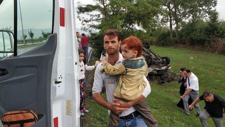 Direksiyon Başında Eşiyle Tartışırken Kaza Yaptı: 5 Yaralı G3