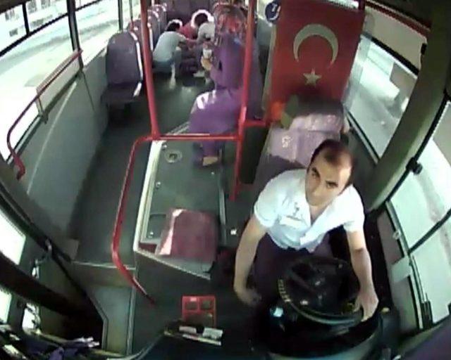Tartıştığı otobüs şoförü hayatını kurtardı