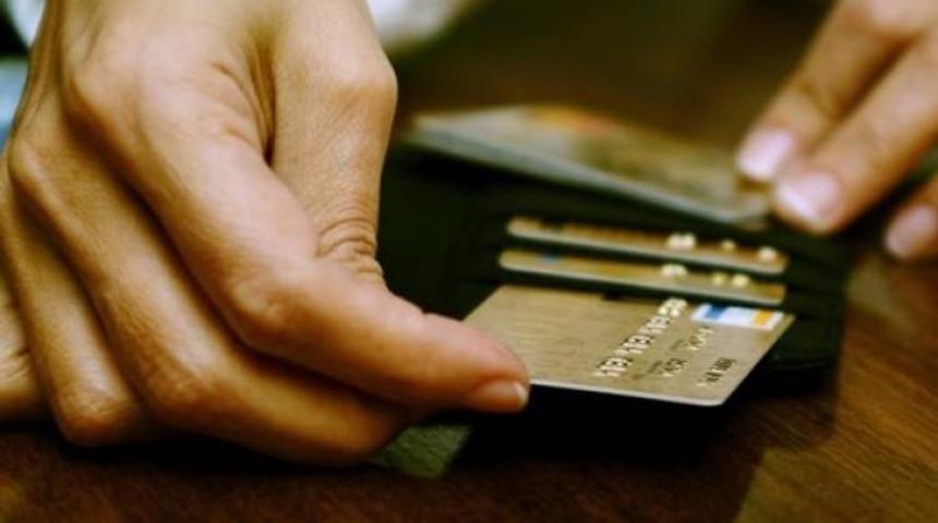 Çalınan kredi kartından yapılan alışverişten banka sorumlu