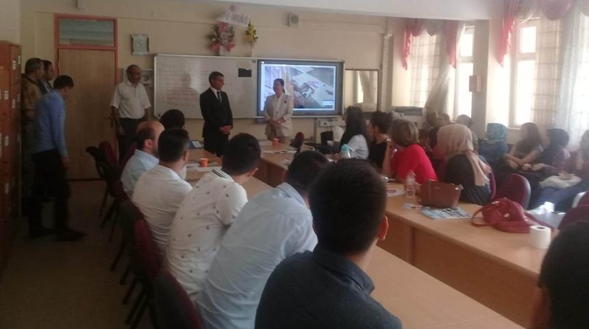 Kaymakam &Ouml;zkan&rsquo;dan seminer g&ouml;ren &ouml;ğretmenlere ziyaret