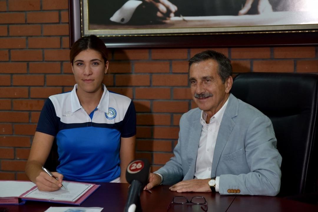 Tepebaşı voleybol takımına &ouml;nemli takviye