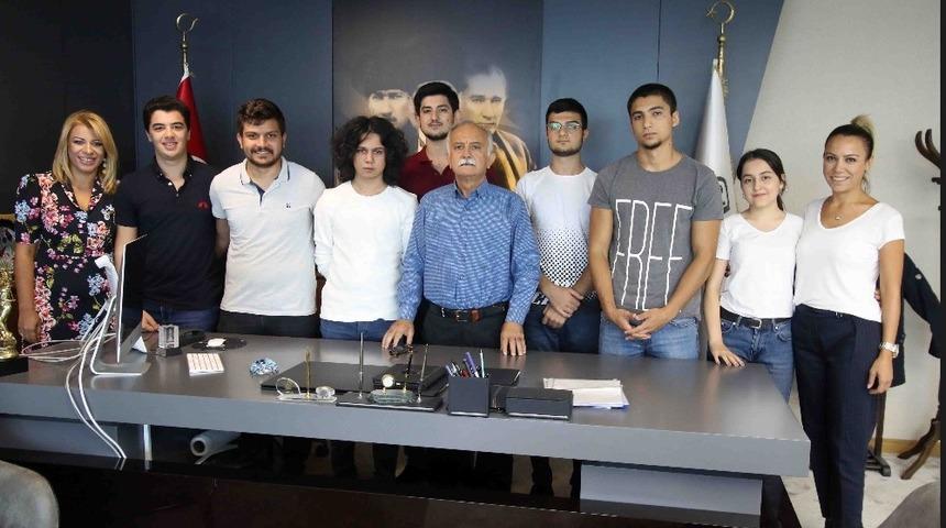 &Ouml;ğrencilerden Başkan Karabağ&rsquo;a teşekk&uuml;r ziyareti