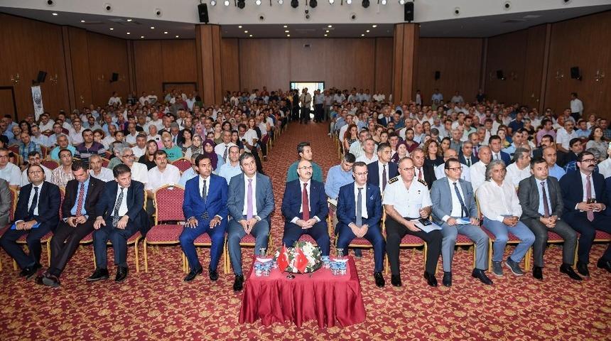 Vali Demirtaş: "Yeni eğitim ve &ouml;ğretim yılının huzurlu ge&ccedil;mesi i&ccedil;in &ccedil;alışacağız"