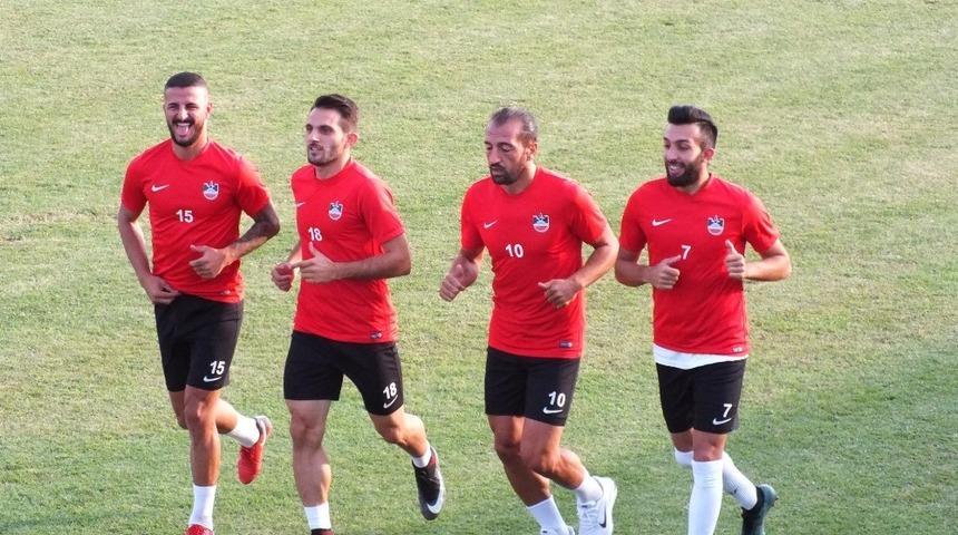 Diyarbekirspor&rsquo;da Umut Dilek sorunu &ccedil;&ouml;z&uuml;ld&uuml;