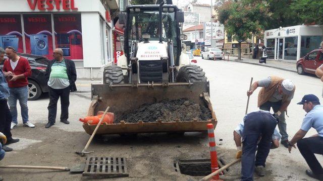 Başkan Can’dan vatandaşları taşkın konusunda hassasiyete davet etti