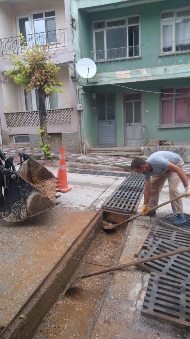 Başkan Can’dan vatandaşları taşkın konusunda hassasiyete davet etti