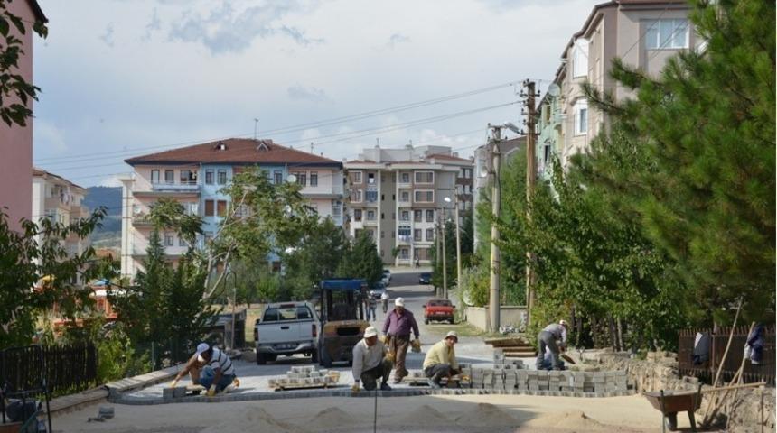 Gediz Belediyesinden beton parke ve bord&uuml;r &ccedil;alışması
