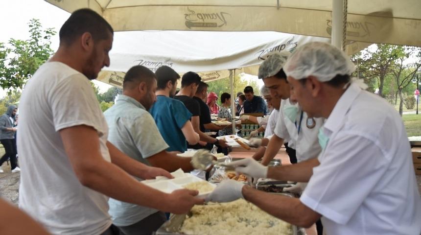 ESOG&Uuml; Hastanesi personeli pilav g&uuml;n&uuml;nde buluştu