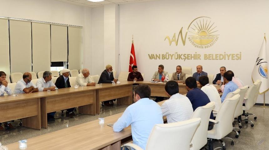 Van B&uuml;y&uuml;kşehir&rsquo;den, kent merkezindeki hayvancılık işletmelerine &ccedil;&ouml;z&uuml;m &ouml;nerisi