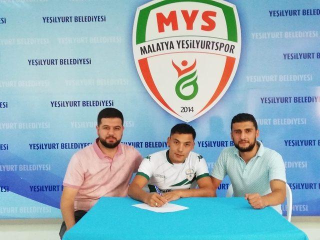 Malatya Yeşilyurt Belediyespor’da toplu imza töreni